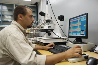 Michael Beamesderfer in lab